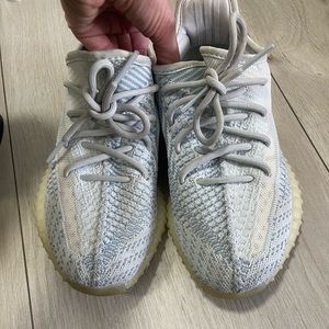 Yeezy, size 6